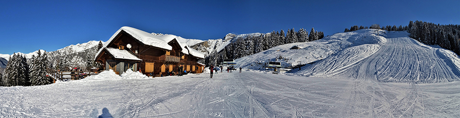 Sulle nevi del Rifugio Gremei (1550 m)